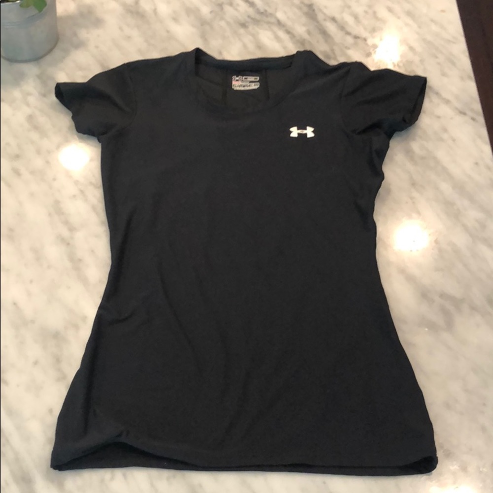 Black under armor performance fitted shirt SM